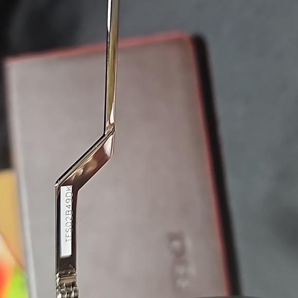 Fendi Cat Eye Oversized Square Sunglasses - Picture 5 of 12